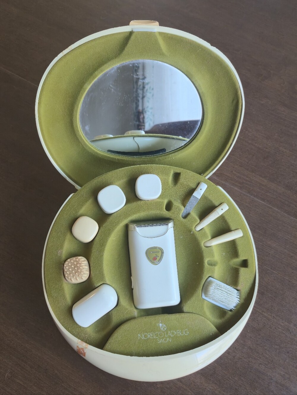 Vintage 70's Norelco Ladybug Salon Shaver